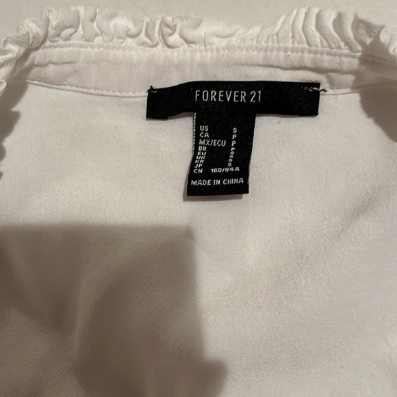 Forever 21 small white long sleeve top deep V-Neck falls at waist - Picture 6 of 10